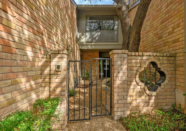Photo 1 of Condo for sale at 32 Woodstone Sq, Austin, TX 78703 | MLS# 1120101 | Listing updated on 2026-10-29