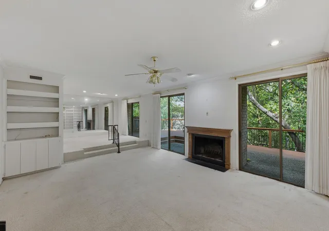 Photo 2 of Condo for sale at 32 Woodstone Sq, Austin, TX 78703 | MLS# 1120101 | Listing updated on 2026-10-29