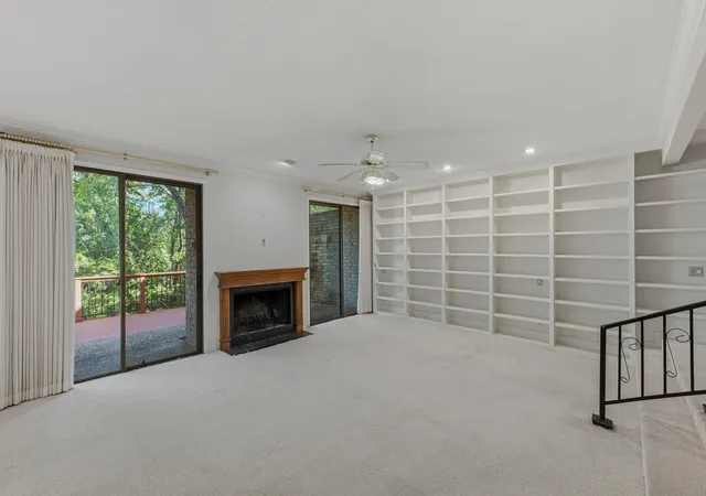 Photo 4 of Condo for sale at 32 Woodstone Sq, Austin, TX 78703 | MLS# 1120101 | Listing updated on 2026-10-29