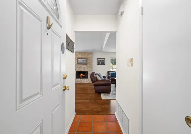 Photo 4 of Single family home for sale at 9601 Braeburn Gln, Austin, TX 78729 | MLS# 6314227 | Listing updated on 2026-10-28