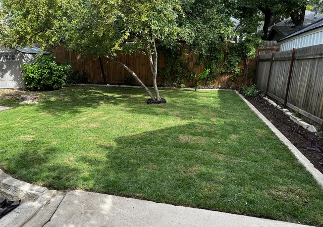 Photo 2 of Single family home for sale at 806 E 32nd Street, Austin, TX 78705 | MLS# 8771724 | Listing updated on 2026-10-29