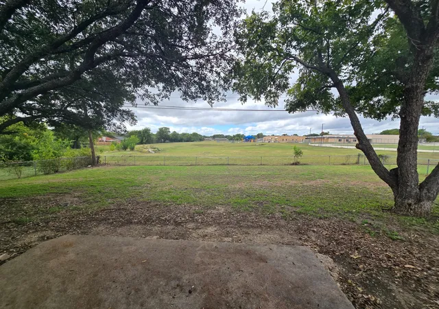 Photo 1 of Single family home for sale at 112 E Hogan Dr, Copperas Cove, TX 76522 | MLS# 6611581 | Listing updated on 2026-10-29