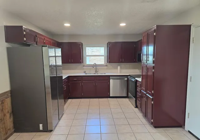 Photo 4 of Single family home for sale at 112 E Hogan Dr, Copperas Cove, TX 76522 | MLS# 6611581 | Listing updated on 2026-10-29