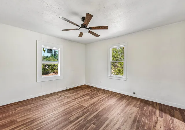 Photo 4 of Single family home for sale at 108 N Pear St, Rockdale, TX 76567 | MLS# 7423901 | Listing updated on 2026-10-30