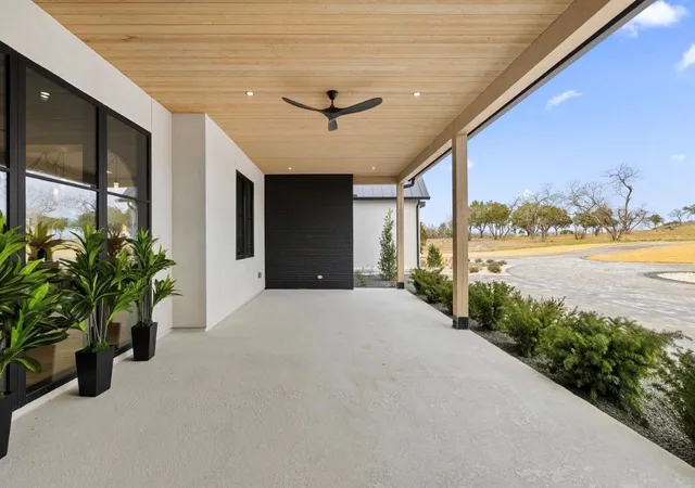 Photo 2 of Single family home for sale at 250 Hawthorne Ln, Spicewood, TX 78669 | MLS# 3904972 | Listing updated on 2026-10-28
