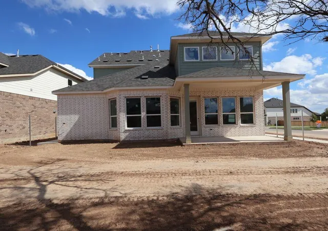 Photo 4 of Single family home for sale at 925 Purmela St, Leander, TX 78641 | MLS# 4185061 | Listing updated on 2026-10-28