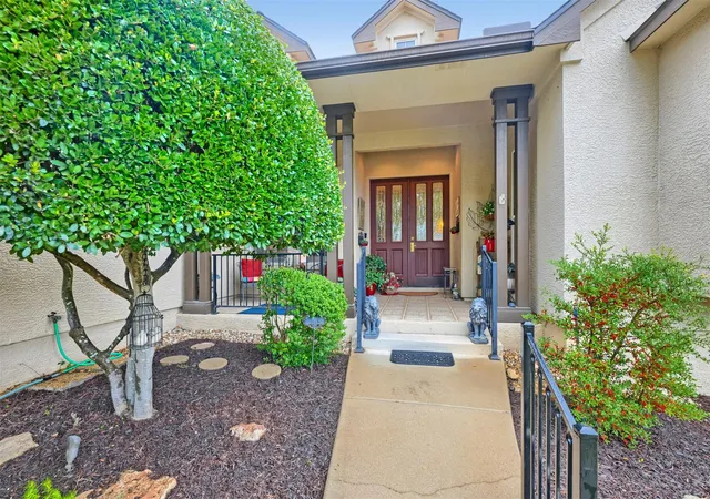 Photo 3 of Single family home for sale at 220 Trl Of The Flowers, Georgetown, TX 78633 | MLS# 6649520 | Listing updated on 2026-10-30