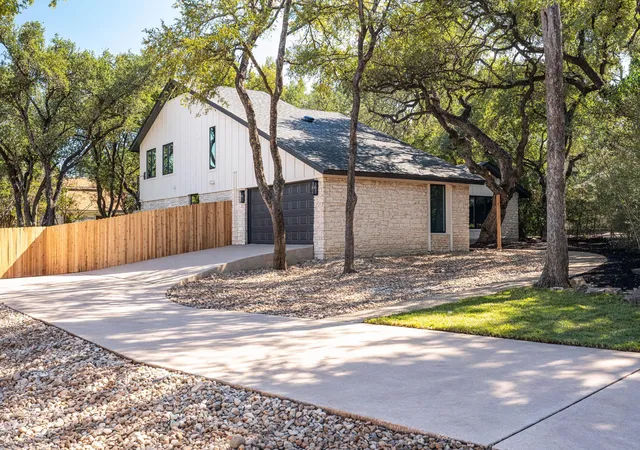 Photo 1 of Single family home for sale at 10907 Spicewood Pkwy, Austin, TX 78750 | MLS# 3917519 | Listing updated on 2026-10-28