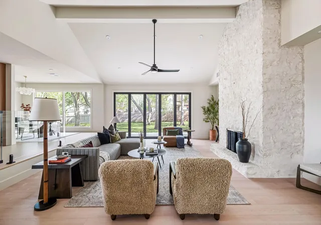 Photo 4 of Single family home for sale at 10907 Spicewood Pkwy, Austin, TX 78750 | MLS# 3917519 | Listing updated on 2026-10-28