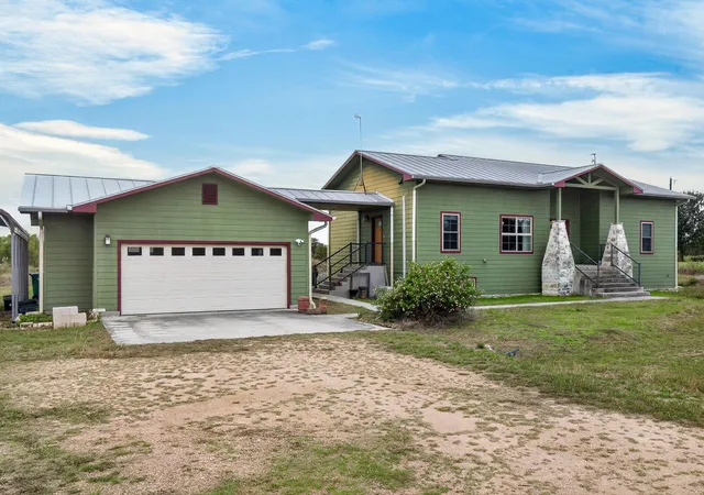 Photo 2 of Single family home for sale at 1121 County Rd 123, Marble Falls, TX 78654 | MLS# 7303515 | Listing updated on 2026-10-30