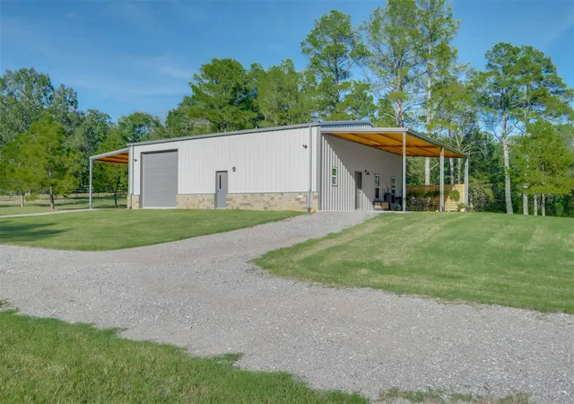 Photo 2 of Single family home for sale at 22080 Cr 4117, Frankston, TX 75763 | MLS# 9407590 | Listing updated on 2026-10-28