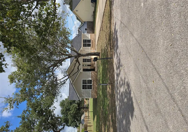 Single family home for sale at 101 Live Oak Cir, Bertram, TX 78605 | MLS# 2319213