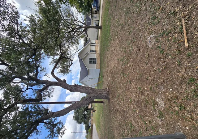 Photo 3 of Single family home for sale at 101 Live Oak Cir, Bertram, TX 78605 | MLS# 2319213 | Listing updated on 2026-10-28