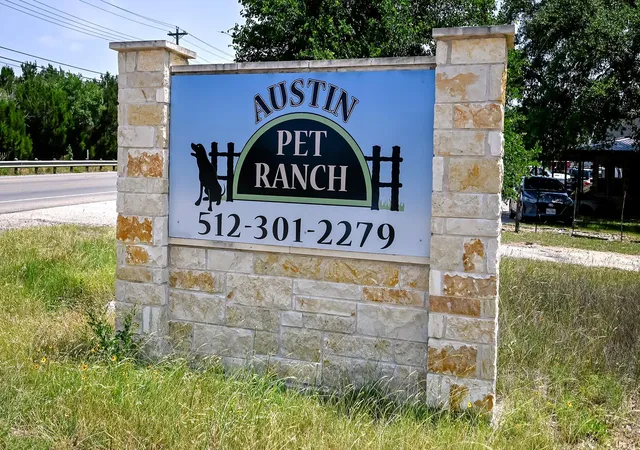Photo 4 of Single family home for sale at 581 Leaning Rock Rdg, Austin, TX 78737 | MLS# 2399185 | Listing updated on 2026-10-28