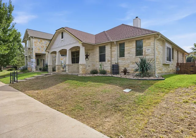 Photo 2 of Single family home for sale at 209 Sycamore St, Georgetown, TX 78633 | MLS# 2373717 | Listing updated on 2026-10-29