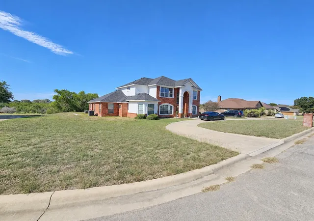Photo 3 of Single family home for sale at 3914 Walden Crk Xing, Harker Heights, TX 76548 | MLS# 5009616 | Listing updated on 2026-10-29