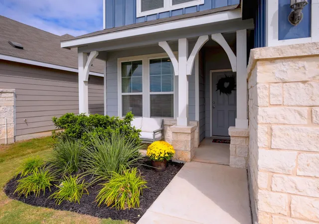 Photo 2 of Single family home for sale at 4091 Paddock Trl, Seguin, TX 78155 | MLS# 2440588 | Listing updated on 2026-10-29