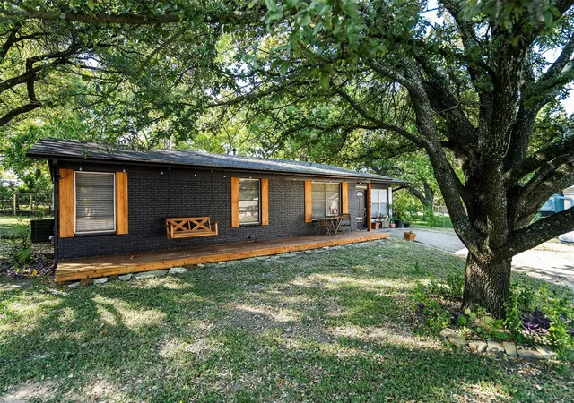 Photo 1 of Single family home for sale at 8504 Contour Dr, Austin, TX 78757 | MLS# 5316606 | Listing updated on 2026-10-29