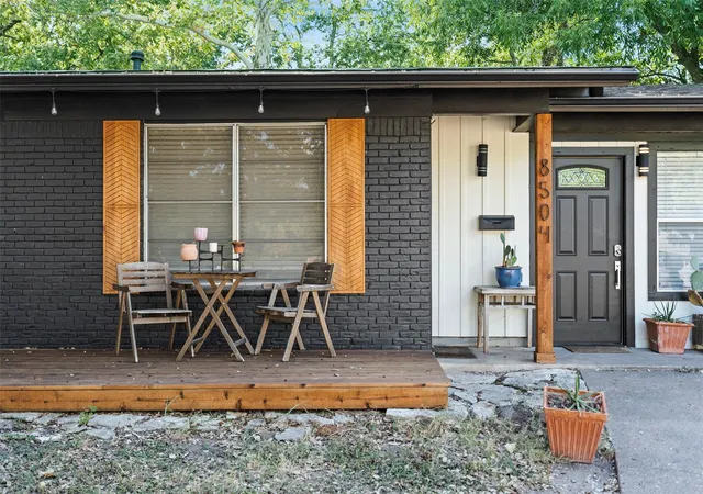 Photo 2 of Single family home for sale at 8504 Contour Dr, Austin, TX 78757 | MLS# 5316606 | Listing updated on 2026-10-29