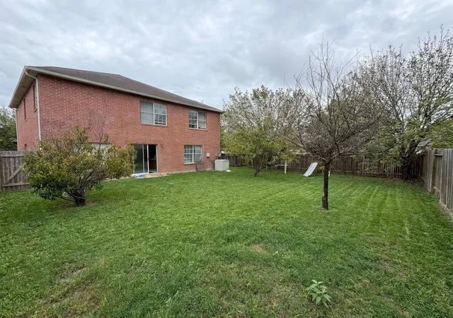 Photo 2 of Single family home for sale at 7501 Marble Crst Dr, Austin, TX 78747 | MLS# 6195917 | Listing updated on 2026-10-29