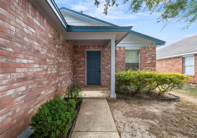 Photo 3 of Single family home for sale at 17411 Dashwood Crk Dr, Pflugerville, TX 78660 | MLS# 6401407 | Listing updated on 2026-10-30