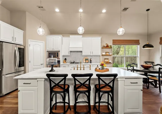 Photo 3 of Single family home for sale at 6917 Seneca Fls Ln, Austin, TX 78739 | MLS# 2281039 | Listing updated on 2026-10-30