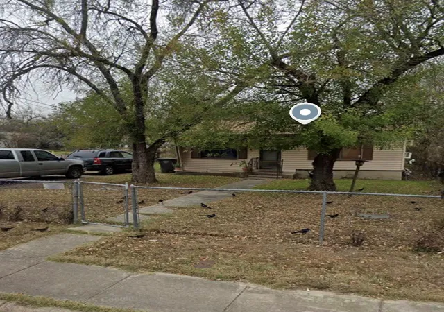 Photo 2 of Single family home for sale at 727 Sewanee St, San Antonio, TX 78210 | MLS# 2335496 | Listing updated on 2026-10-29