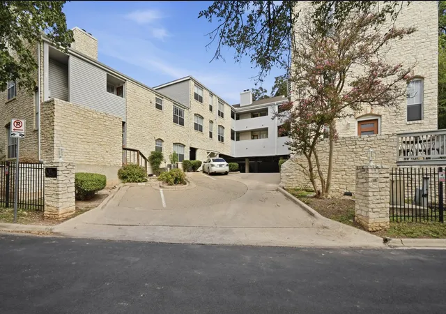 Photo 1 of Condo for sale at 2520 Quarry Rd #304, Austin, TX 78703 | MLS# 4143785 | Listing updated on 2026-10-29