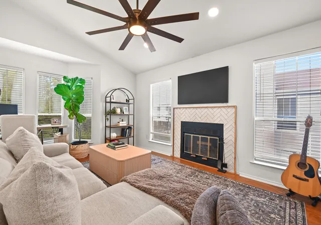 Photo 3 of Condo for sale at 2520 Quarry Rd #304, Austin, TX 78703 | MLS# 4143785 | Listing updated on 2026-10-29
