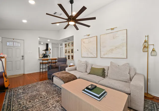 Photo 4 of Condo for sale at 2520 Quarry Rd #304, Austin, TX 78703 | MLS# 4143785 | Listing updated on 2026-10-29