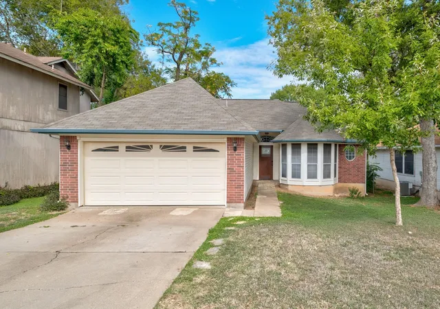 Single family home for sale at 5404 China Berry Rd, Austin, TX 78744 | MLS# 1478515