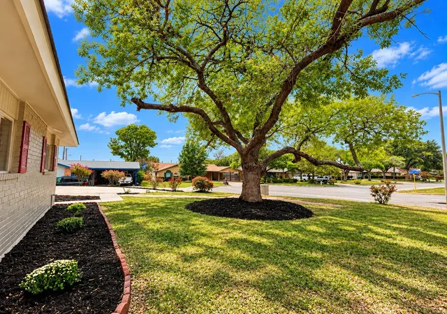 Photo 3 of Single family home for sale at 14106 Short Horn Dr, San Antonio, TX 78247 | MLS# 4721520 | Listing updated on 2026-10-29