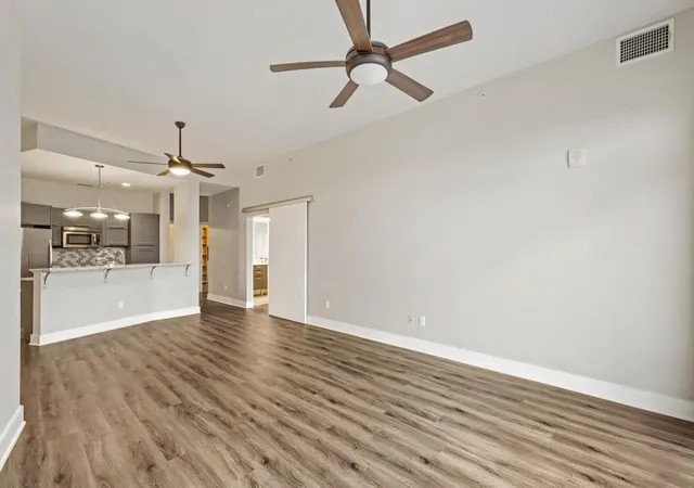 Photo 4 of Condo for sale at 603 Davis St #2009, Austin, TX 78701 | MLS# 7079757 | Listing updated on 2026-10-30