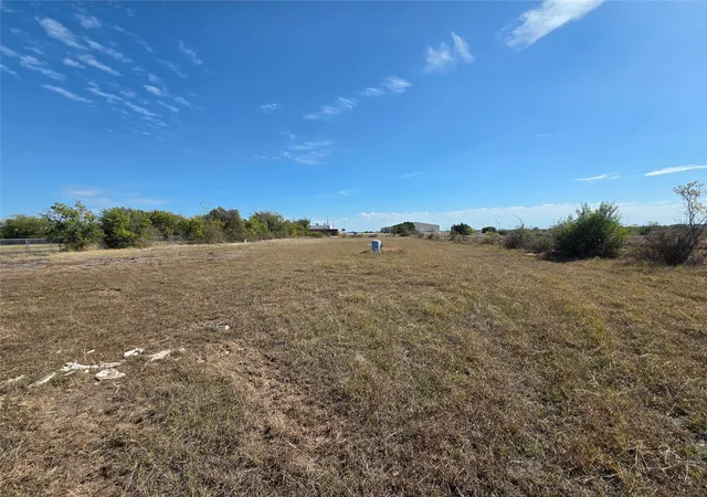 Photo 3 of Manufactured home for sale at 11 Deb Lynn Ave Trimmier Rd, Killeen, TX 76542 | MLS# 4419299 | Listing updated on 2026-10-29