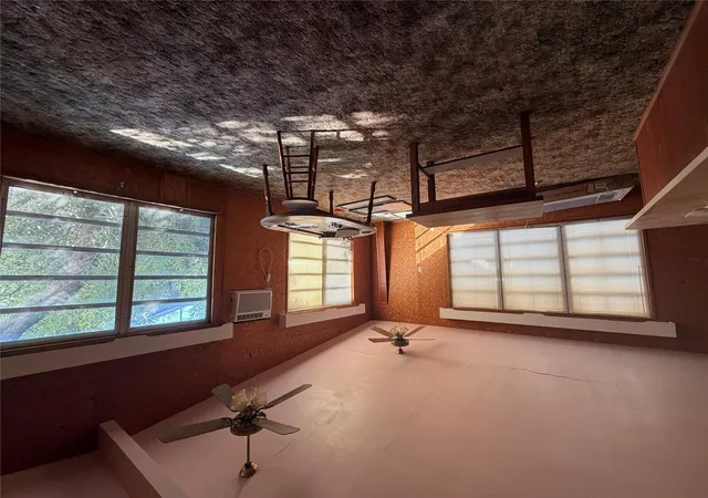 Photo 4 of Single family home for sale at 712 Sandy Mountain Dr, Sunrise Beach, TX 78643 | MLS# 4311051 | Listing updated on 2026-10-29