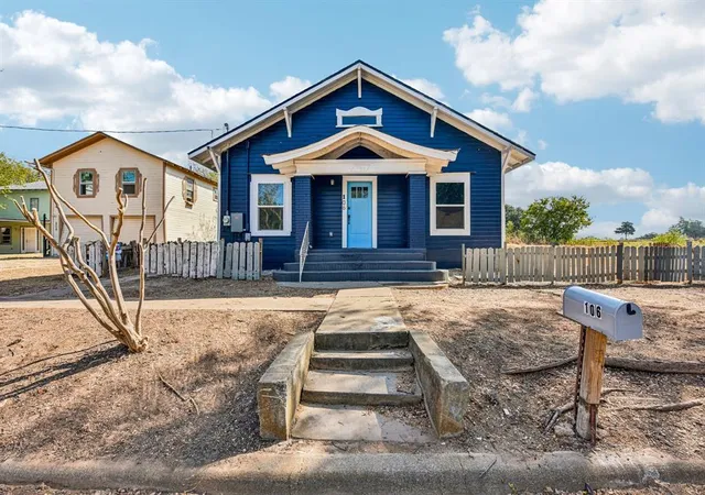 Photo 1 of Single family home for sale at 106 Pear St, Rockdale, TX 76567 | MLS# 5320349 | Listing updated on 2026-10-30
