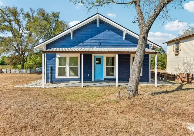 Photo 2 of Single family home for sale at 106 Pear St, Rockdale, TX 76567 | MLS# 5320349 | Listing updated on 2026-10-30