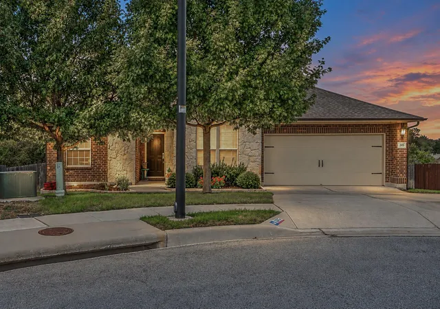 Photo 1 of Single family home for sale at 205 Kirkhill St, Hutto, TX 78634 | MLS# 5419406 | Listing updated on 2026-10-30