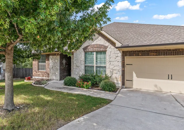 Photo 2 of Single family home for sale at 205 Kirkhill St, Hutto, TX 78634 | MLS# 5419406 | Listing updated on 2026-10-30