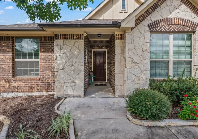 Photo 3 of Single family home for sale at 205 Kirkhill St, Hutto, TX 78634 | MLS# 5419406 | Listing updated on 2026-10-30