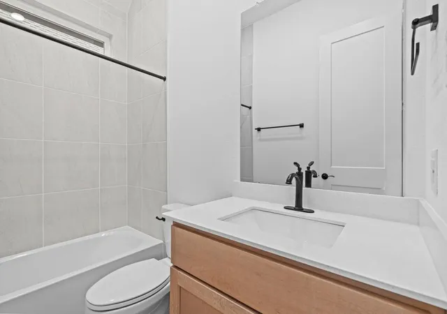 Photo 3 of Single family home for sale at 117 Hazy Holw Dr, Georgetown, TX 78628 | MLS# 3685789 | Listing updated on 2026-10-30
