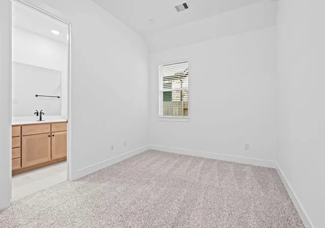 Photo 4 of Single family home for sale at 117 Hazy Holw Dr, Georgetown, TX 78628 | MLS# 3685789 | Listing updated on 2026-10-30