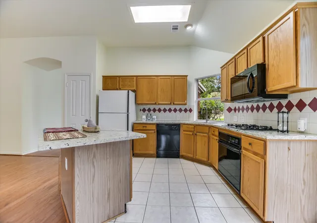 Photo 2 of Single family home for sale at 4920 Calhoun Cyn Loop, Austin, TX 78735 | MLS# 2448648 | Listing updated on 2026-10-30