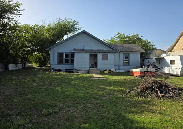 Photo 1 of Single family home for sale at 311 W Main St, Lometa, TX 76853 | MLS# 6156307 | Listing updated on 2026-10-30