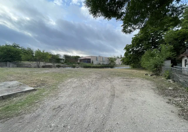 Photo 3 of Land for sale at 310 Uvalde St, San Antonio, TX 78210 | MLS# 1610456 | Listing updated on 2025-12-19