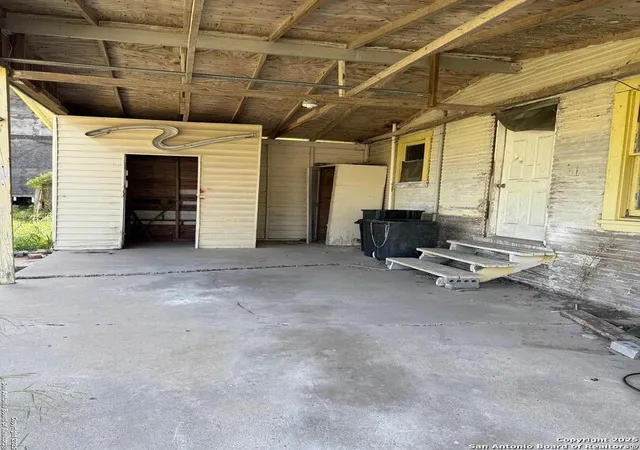 Photo 4 of Single family home for sale at 1210 King David Dr, Three Rivers, TX 78071 | MLS# 1622477 | Listing updated on 2026-08-19