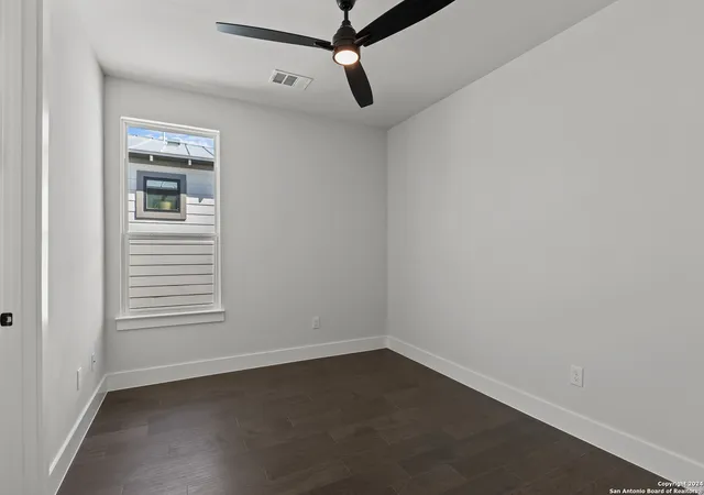 Photo 4 of Sale Pending at 150 Playmoor St, San Antonio, TX 78210 | MLS# 1624753 | Listing updated on 2025-11-06
