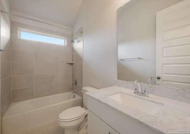 Photo 3 of Sale Pending at 414 Foxtail Valley, Cibolo, TX 78108 | MLS# 1631625 | Listing updated on 2025-08-29