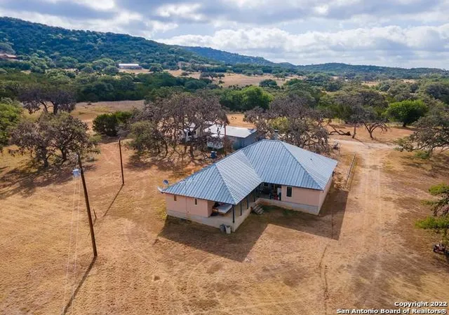 Photo 4 of House for sale at 326 Rocky Creek Rd, Medina, TX 78055 | MLS# 1640609 | Listing updated on 2026-03-22