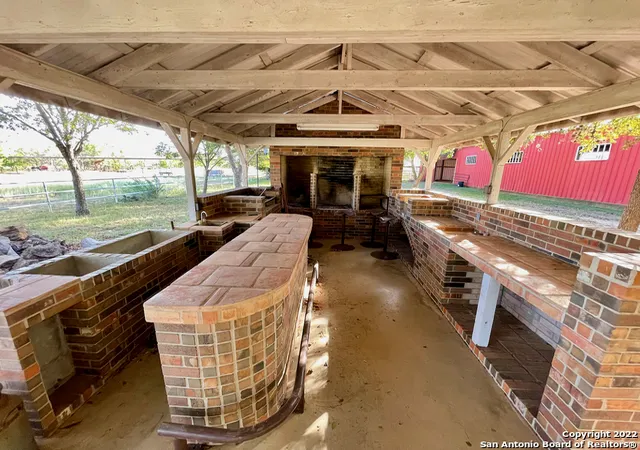Photo 4 of House for sale at 10671 Briggs Rd, Atascosa, TX 78002 | MLS# 1653565 | Listing updated on 2026-01-26